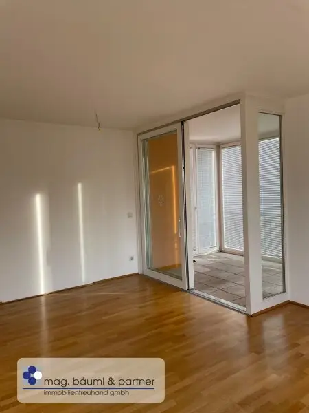 Wohnung mit Balkon und Wintergarten