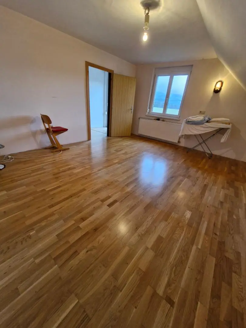 Gepflegtes Haus mit großem Grundstück in Pudlach!