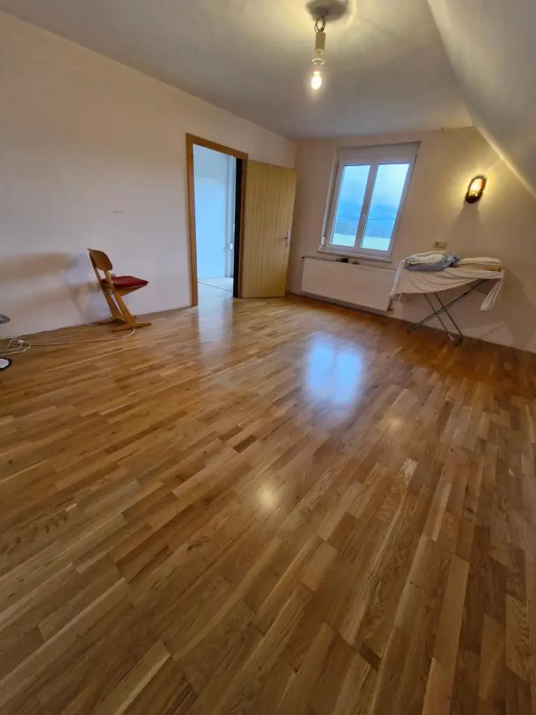 Gepflegtes Haus mit großem Grundstück in Pudlach!