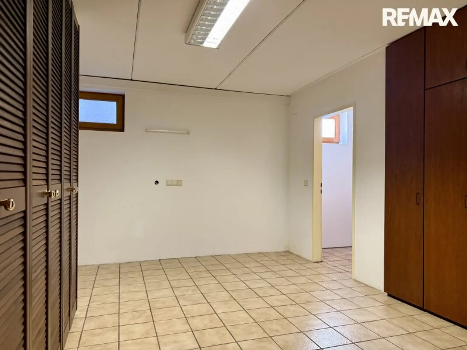 Seenahe Lage mit Badeplatz – Einfamilienhaus am Schloßsee (2. Reihe) inkl. Seezugang, ca. 125 m² Wfl.