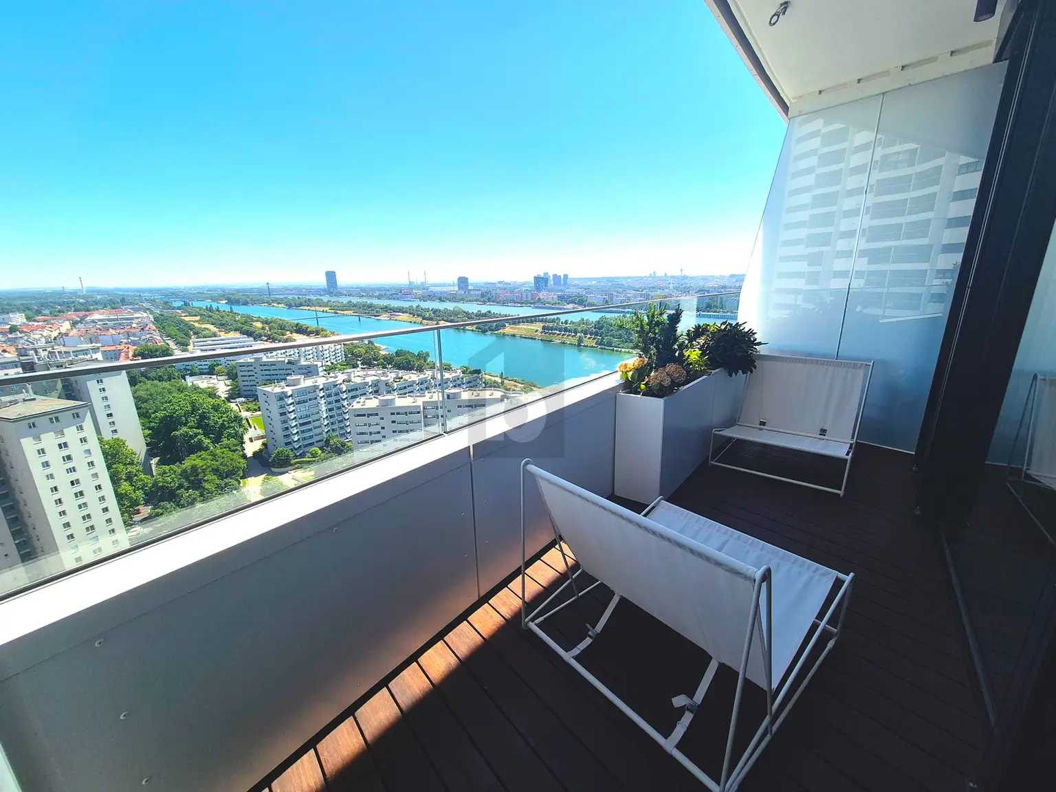 Preisreduktion! LUXUS TRIFFT LIFESTYLE - SKYLINE & DONAUBLICK INKLUSIVE