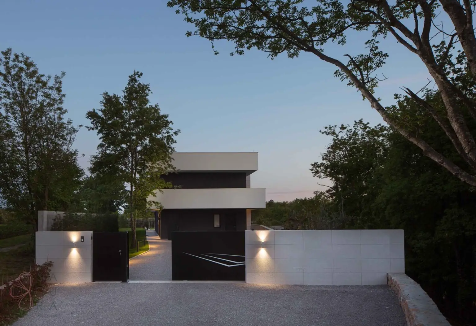 Zeitgenössische Villa in Pazin – Luxus, Privatsphäre und mediterrane Eleganz