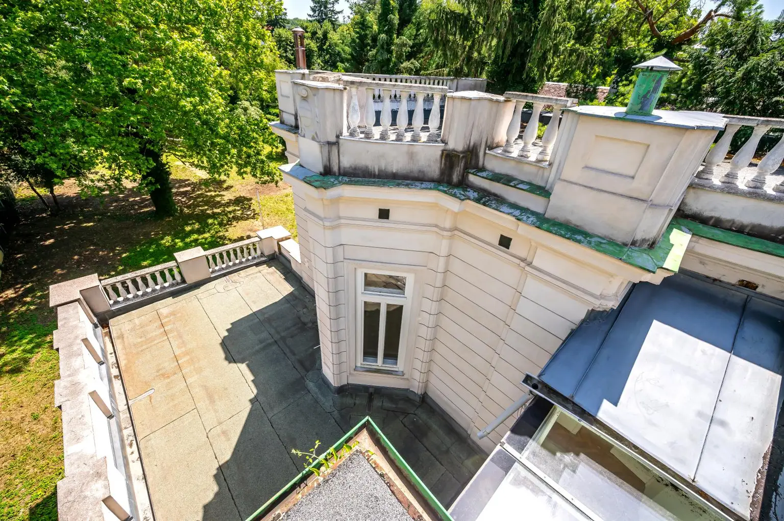 Rarität: Stadt-Villa mit weitläufigem Garten an exklusiver Hietzinger Adresse