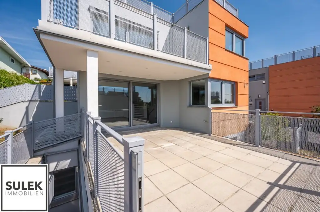 Einfamilienhaus in absoluter Traumlage am Schafberg // Dachterrasse mit Weitblick über die Stadt!