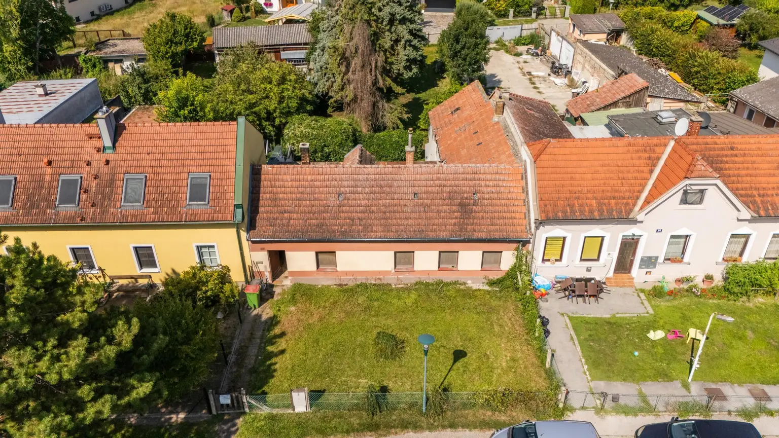 "Ihr Projekt mit Potenzial - Sanierungbedürftiges Haus in ruhiger Dorflage!"