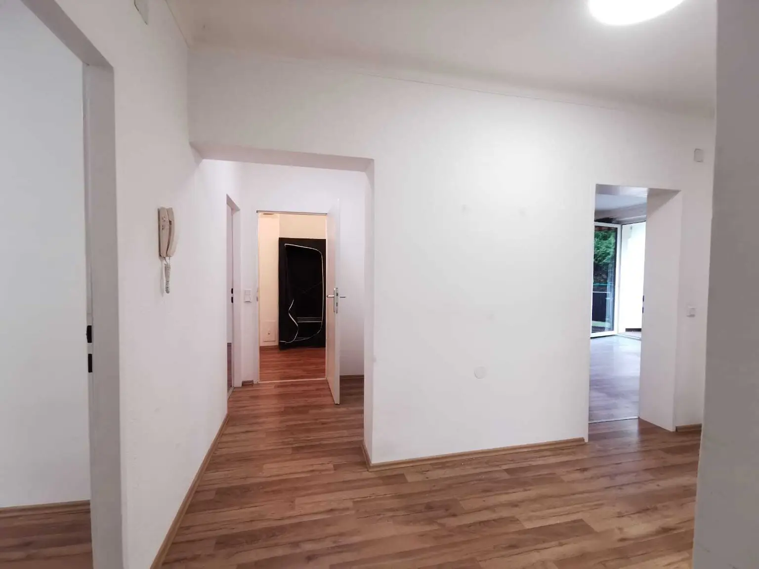 Sonnige 3 Zimmer Wohnung mit Gartenbenützung