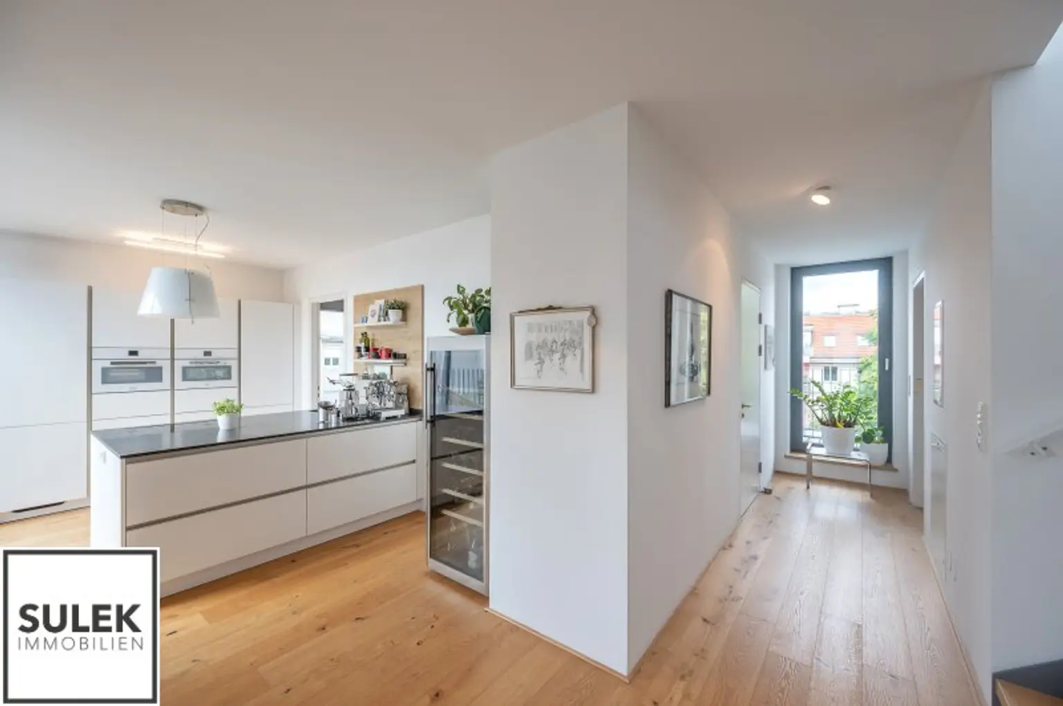 Einzigartige DG-Wohnung mit Loft-Charakter und Terrassen (rd. 165m²) inkl. atemberaubendem Fernblick