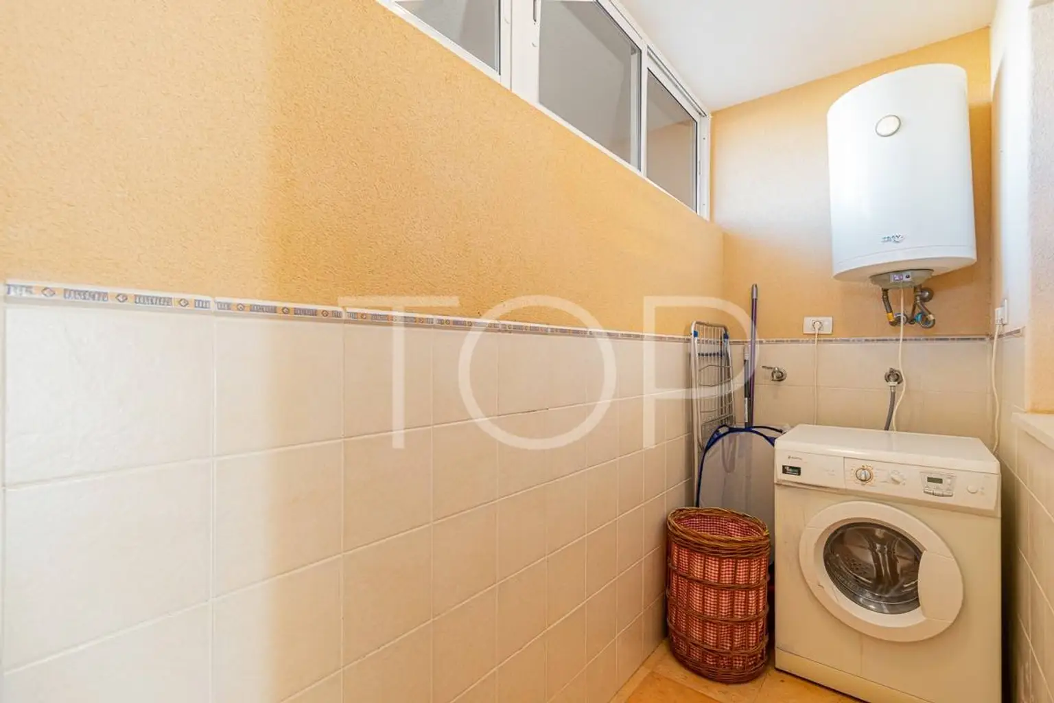 Apartment-Oasis-Laundry-Room -La-Caleta-Tenerife