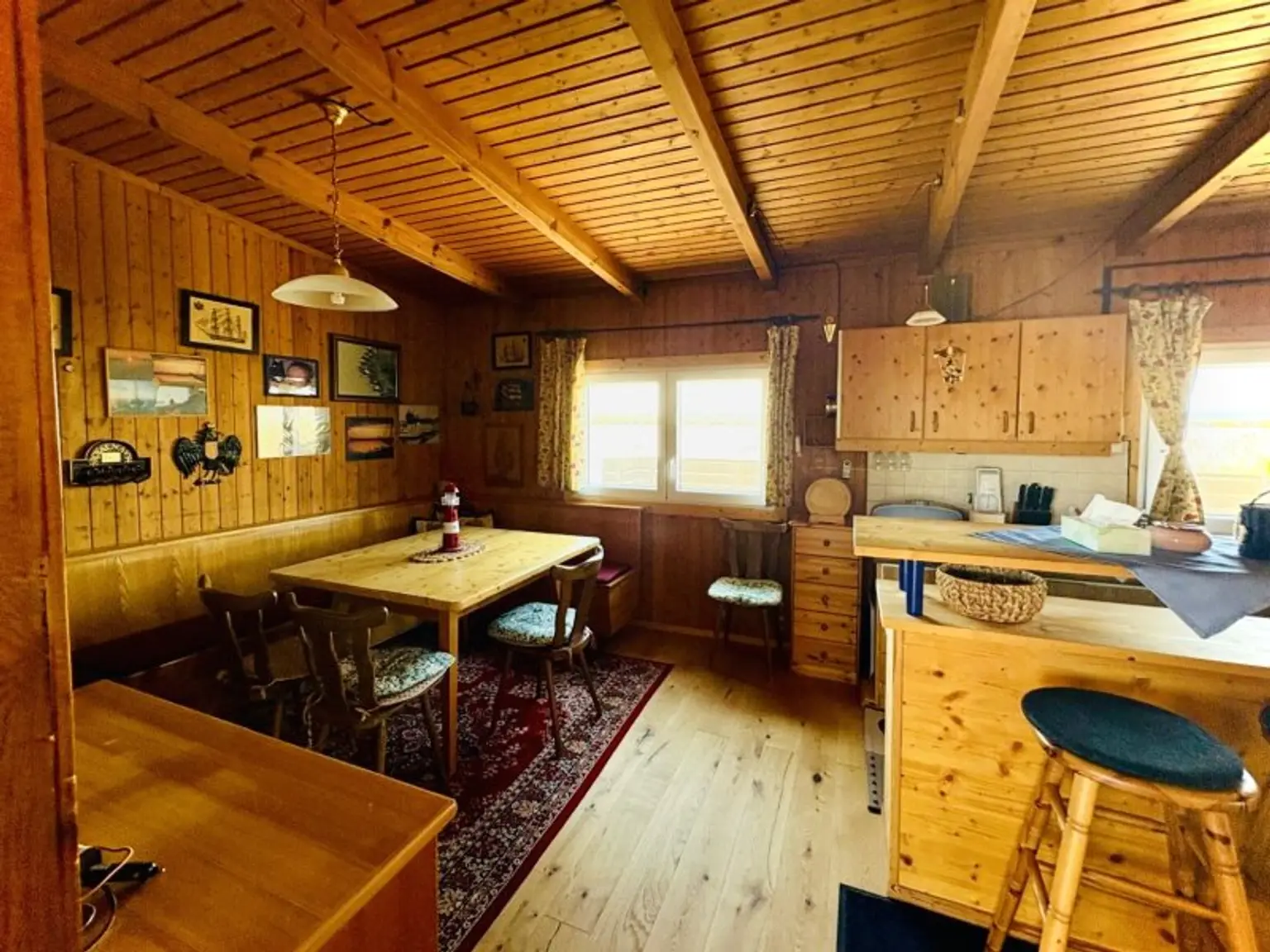 PRIVATSPHÄRE und FLIESSWASSER - FLACHDACHHÜTTE IN DER RUSTER BUCHT AUF PACHTGRUND ZU KAUFEN
