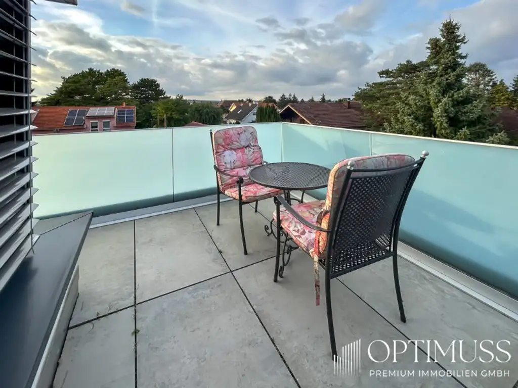 Moderne Doppelhaushälfte mit Terrasse, Pool , Garten & hochwertiger Ausstattung - Exklusives Wohnen in Gerasdorf !
