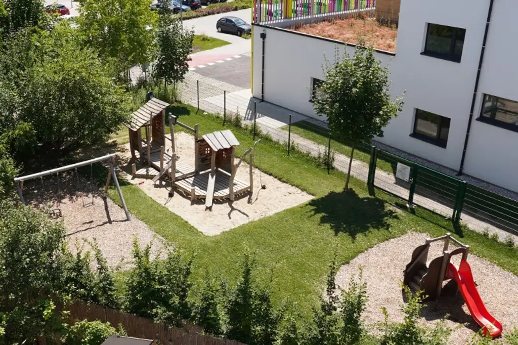 TRAUMHAFTE PENTHAUS-MIETWOHNUNG mit PANORAMATERRASSE und E-LADESTATION in Wiener Neustadt