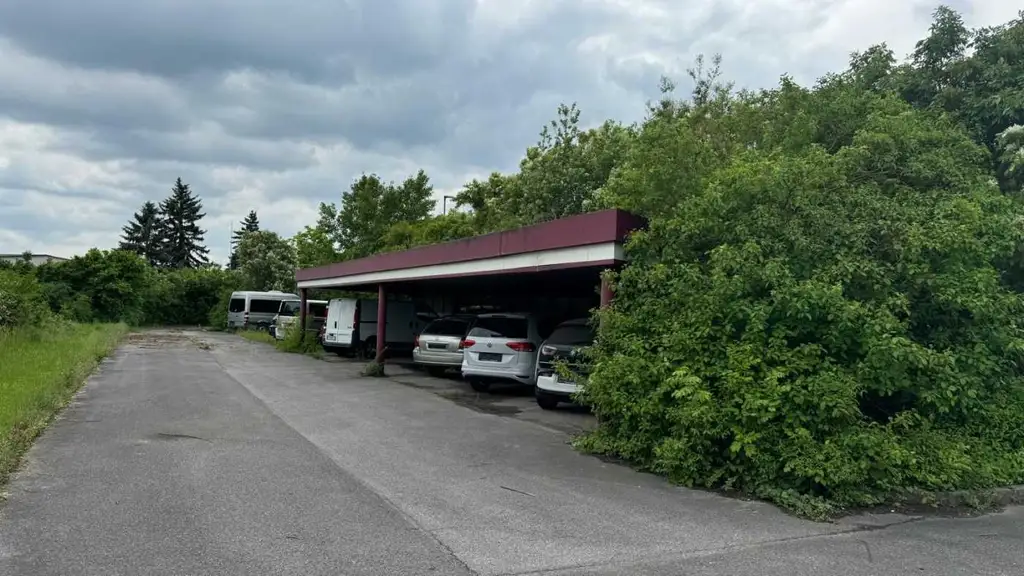 Bestandsfreie Gewerbeliegenschaft mit Lagerhalle & Bürotrakt