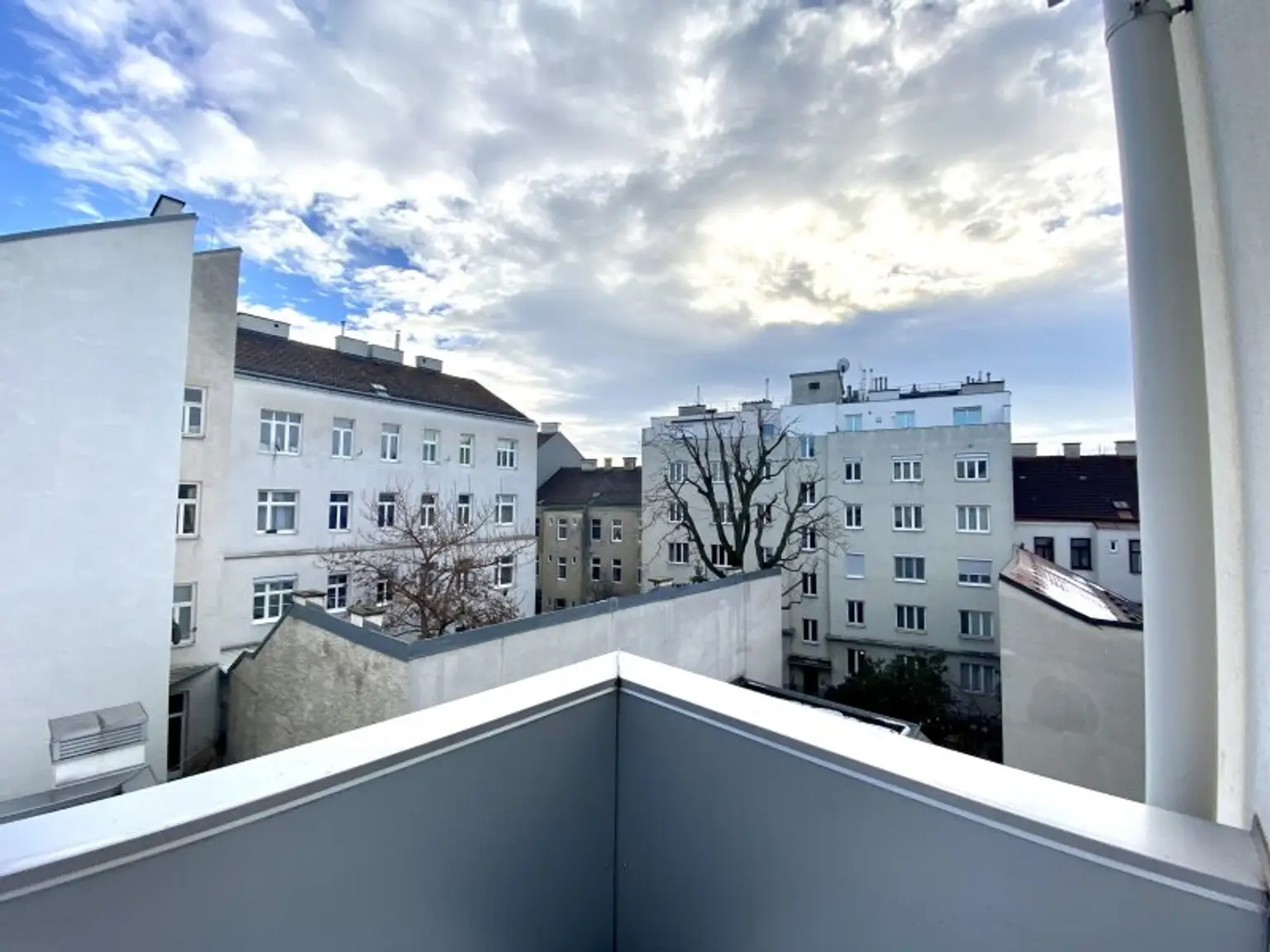 HERNALS - HERRLICHE 2-ZIMMER-WOHNUNG MIT LOGGIA IN OST-AUSRICHTUNG