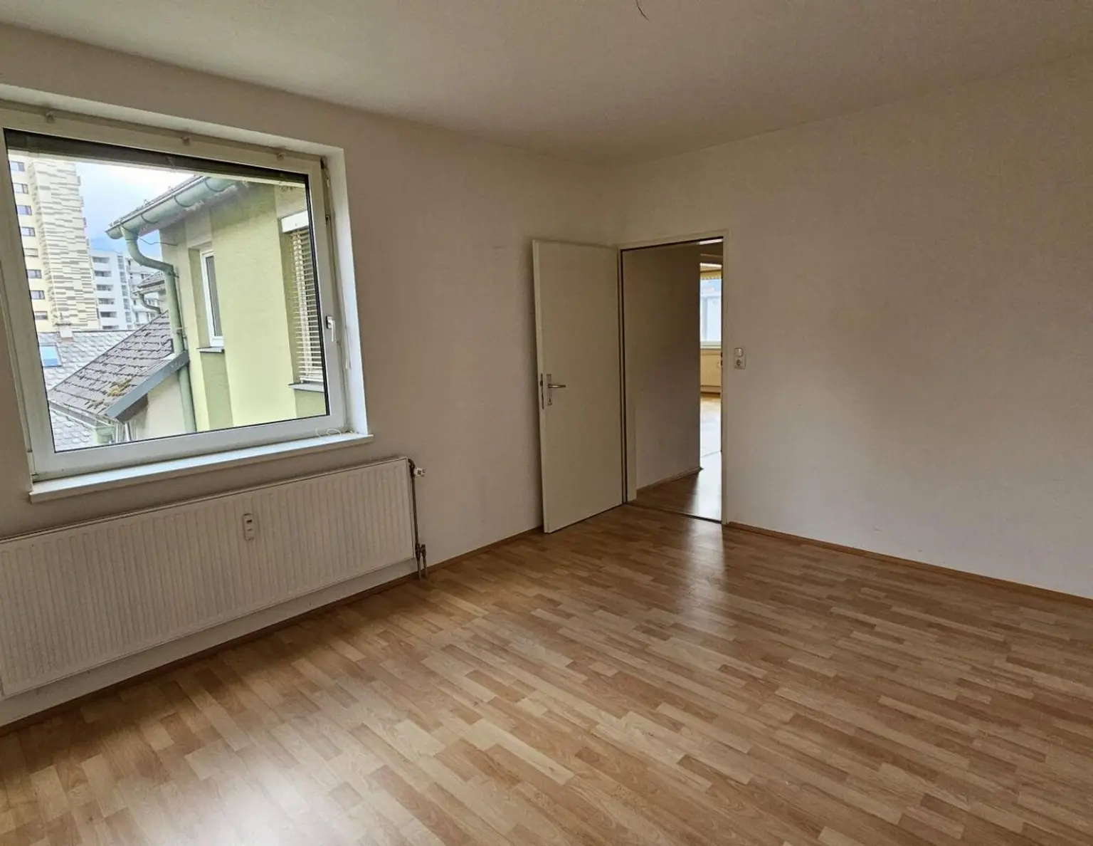Genossenschaftswohnung mit 3 Zimmern mit Balkon - unbefristeter Mietvertrag