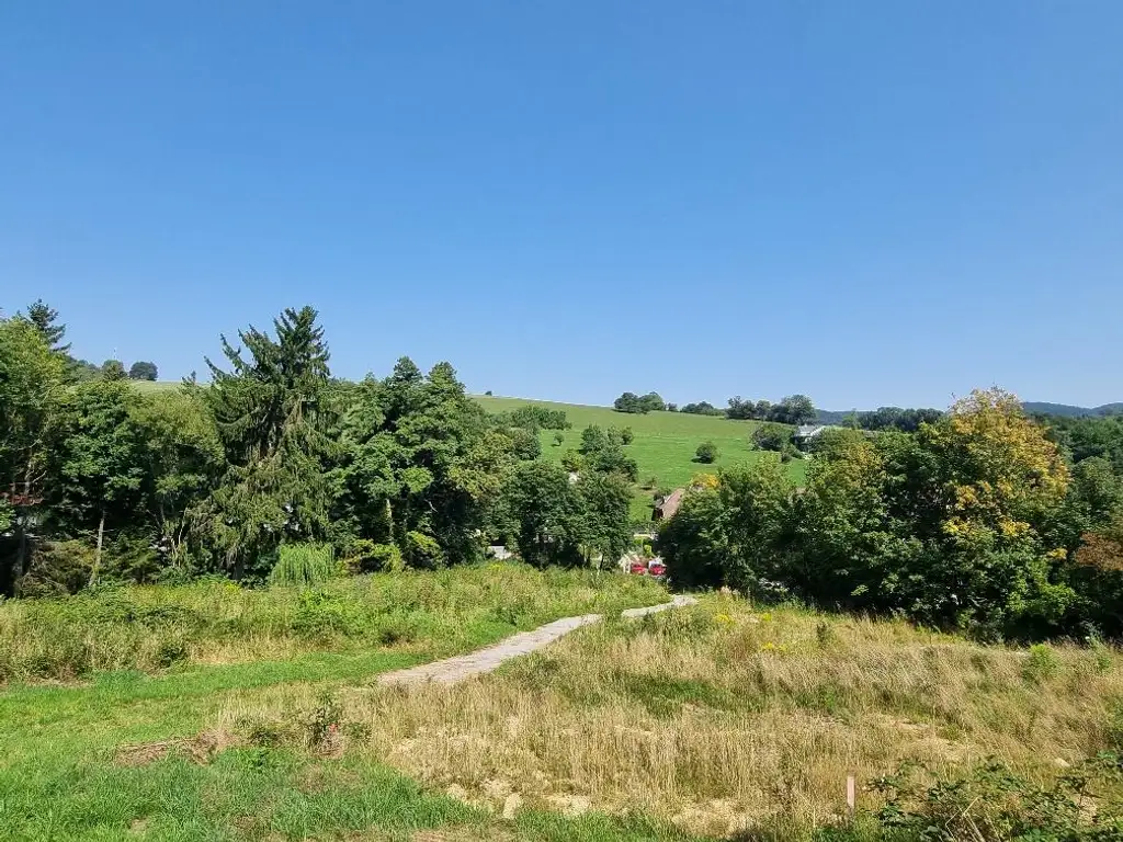 NEUPARZELLIERUNG IN SCHÖNER RUHELAGE