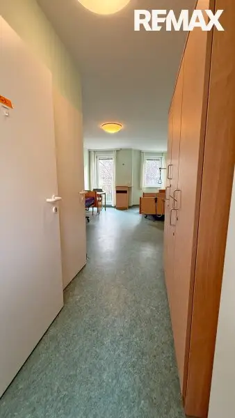 Ehemaliges Seniorenheim, gewerbliche Widmung, große Dachterrasse & 16 Garagen in Wiener Neustadt – Top Chance!