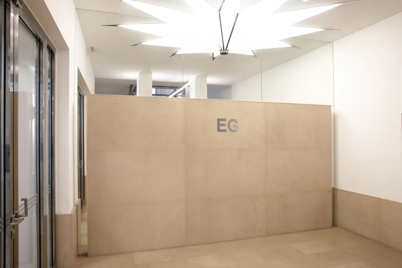 UNBEFRISTET: Klimatisierte, ruhige 3-Zimmer Wohnung mit Terrasse und Blick über die Dächer Wiens