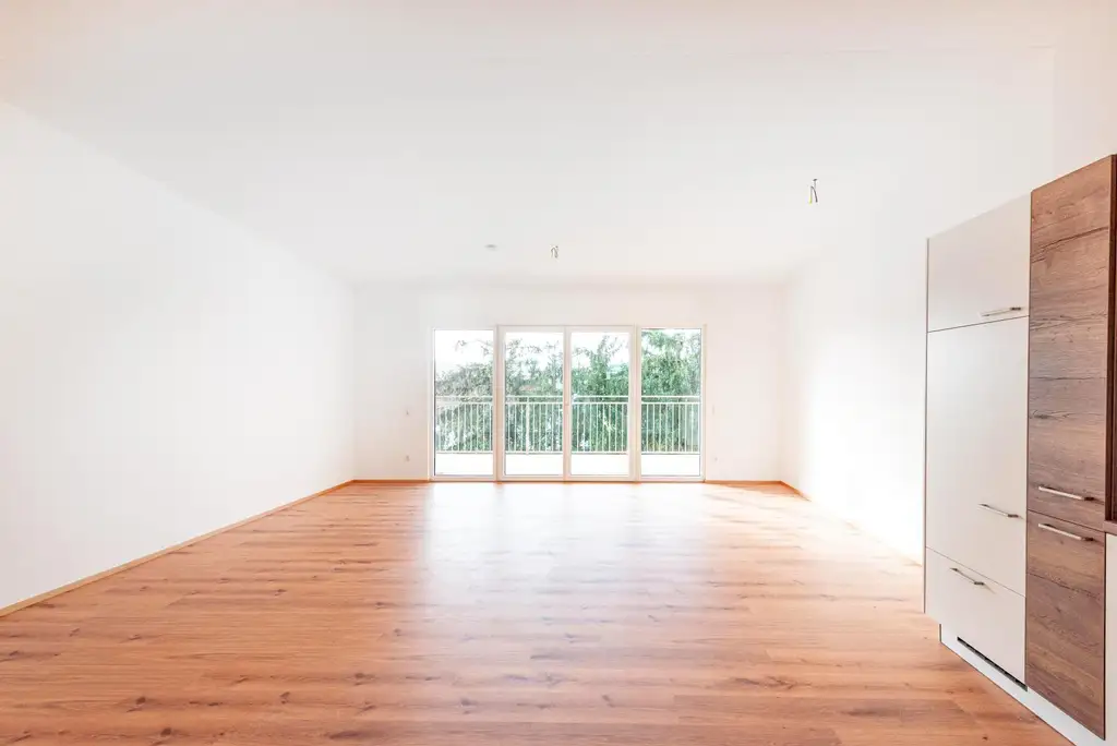 Neubau mit Qualität: Helle Wohnung mit großer, überdachter Terrasse