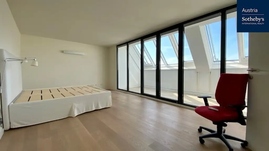 Dachgeschosstraum mit Weitblick!
