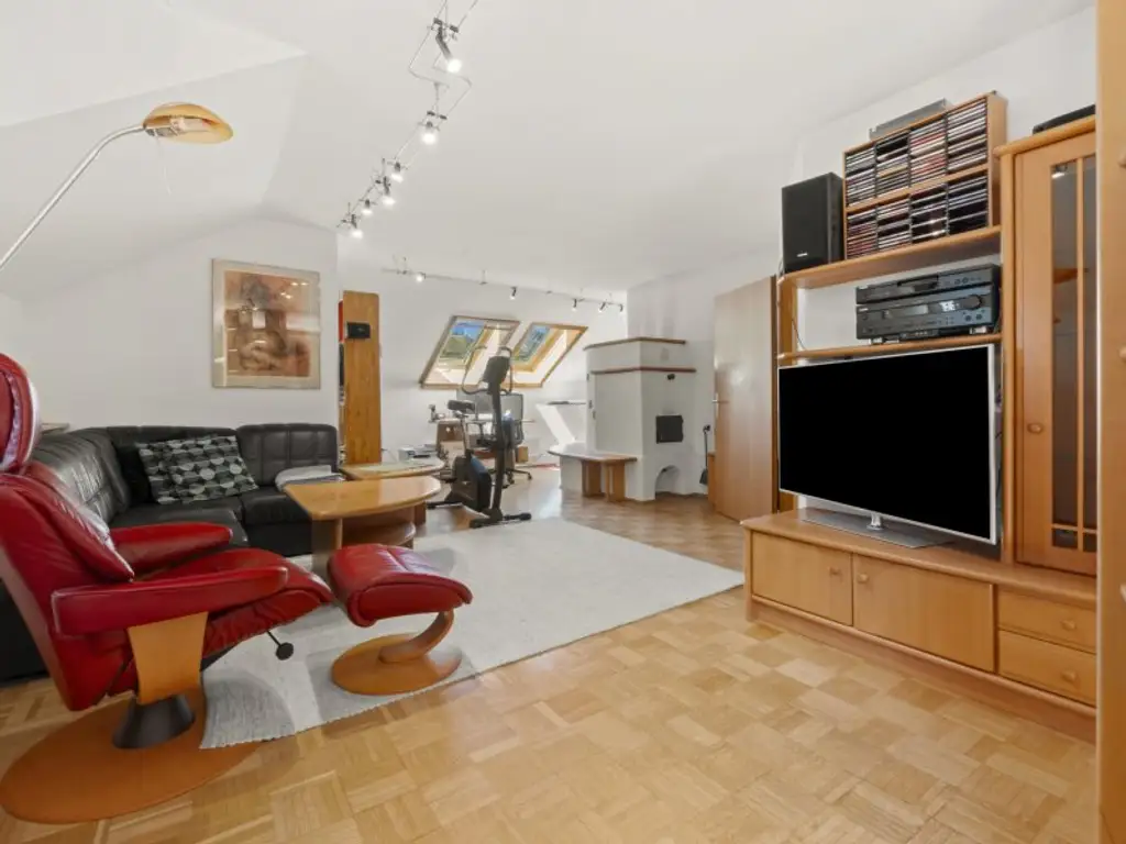 Schöner, gepflegter 270m² Bungalow mit 2 Wohnungen und 1.318m² Grund in Viktring in ruhiger sonniger Aussichtslage!