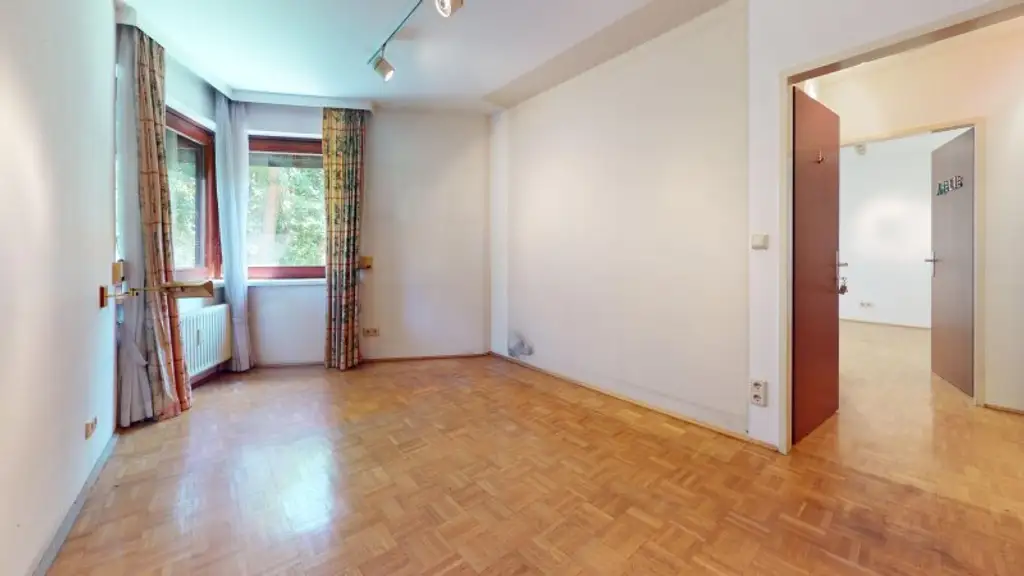 Gut aufgeteilte Familienwohnung mit Terrasse - Garage - Hobbyraum im Eigentum