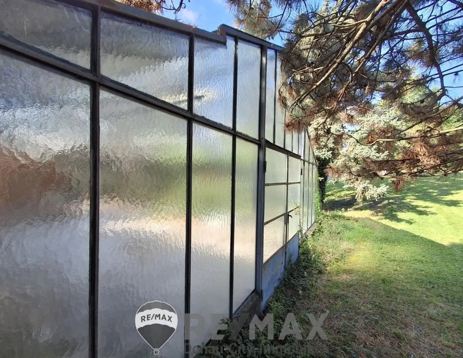 "Wien-Breitenlee - Pacht-Eck-Grundstück in frequentierter Lage"