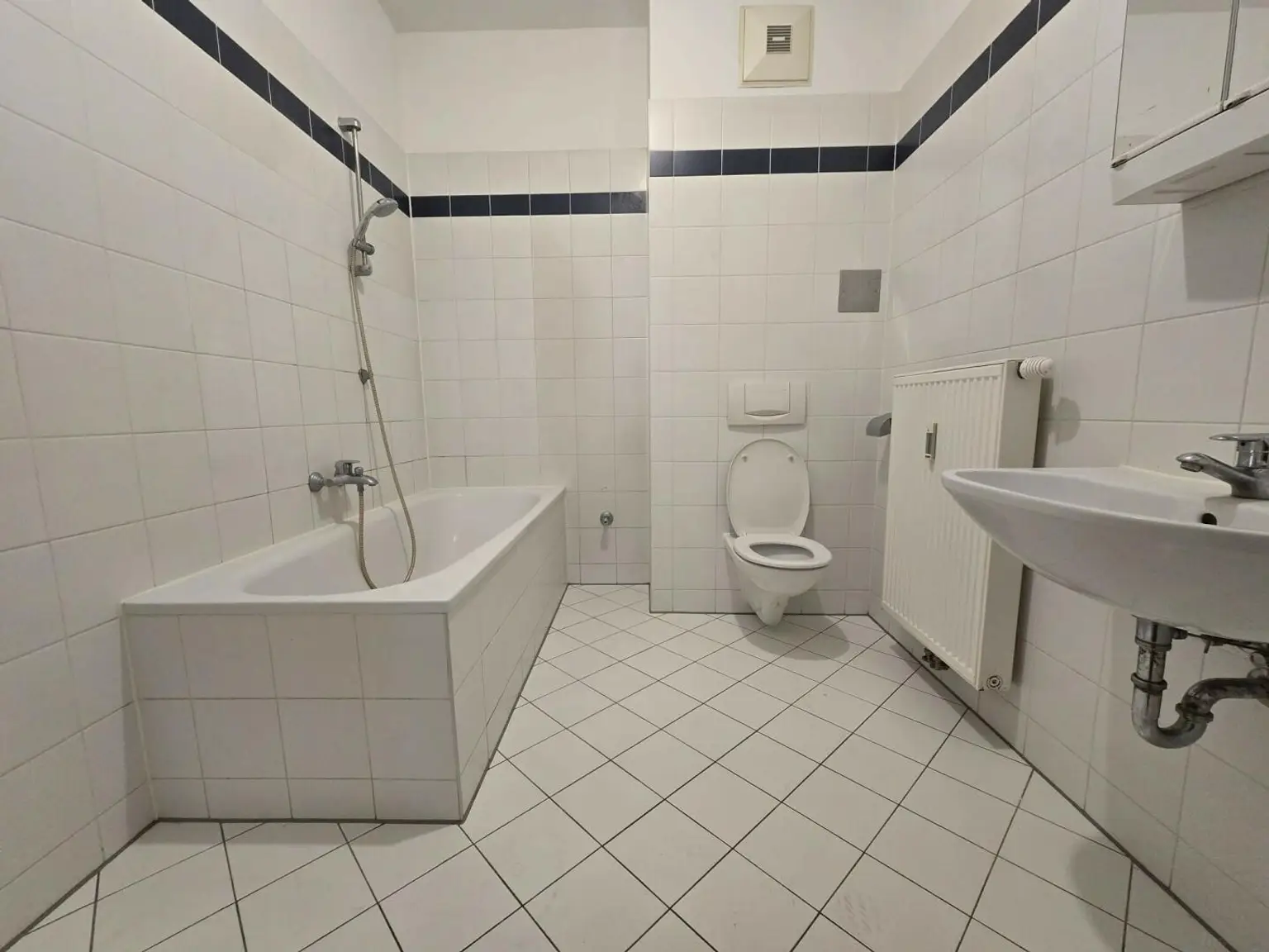 Nette 2 Zimmer Wohnung – Zentrum - ab sofort!