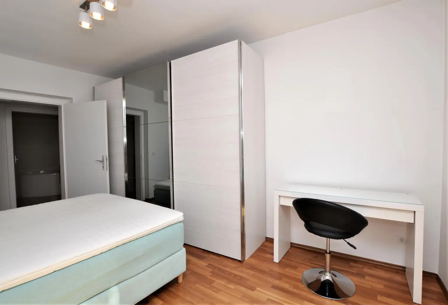 Moderner Wohntraum mit Loggia, Balkon und KFZ-Abstellplatz