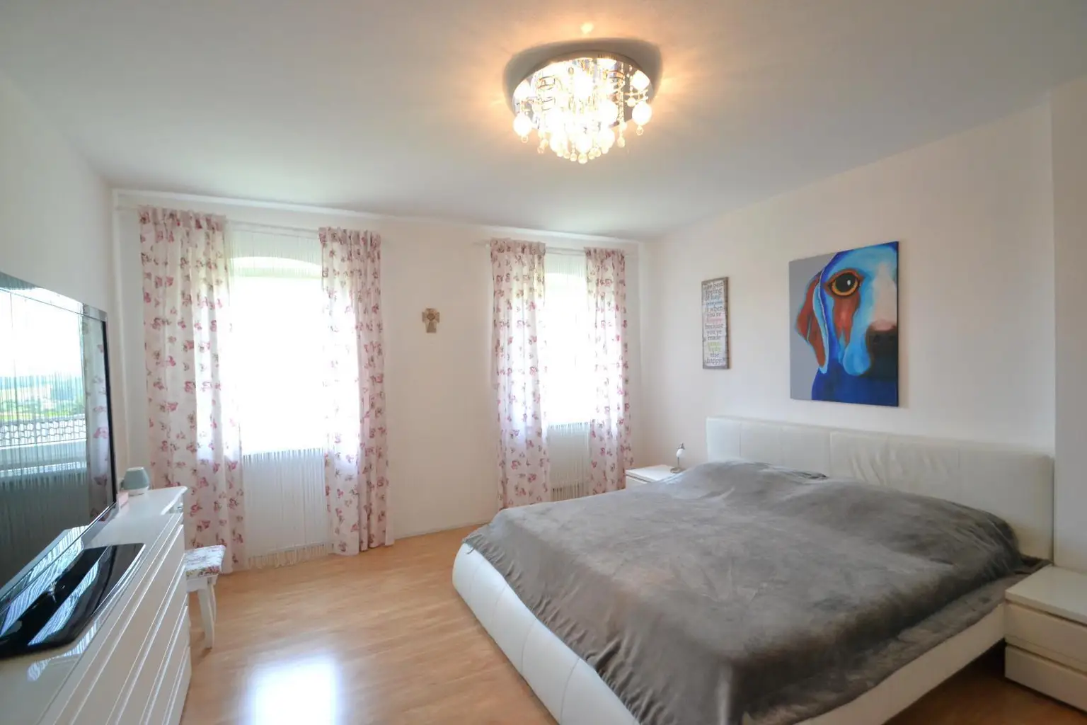 Schlafraum mit Nachmittagssonne