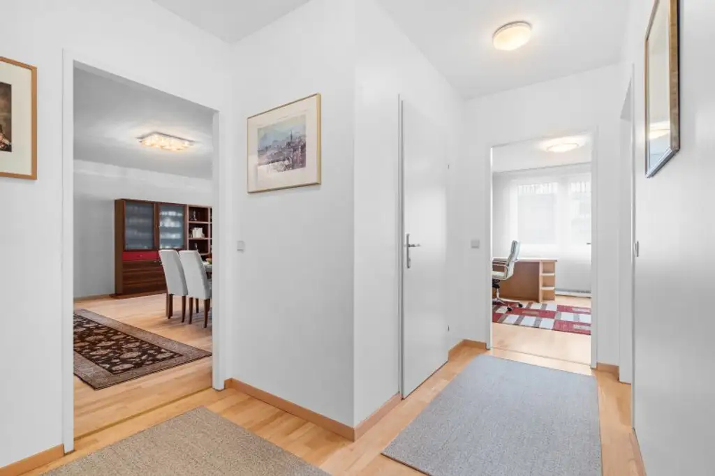 Helle, geräumige 4-Zimmerwohnung  in 1030 Wien - zentral gelegen und sofort verfügbar!