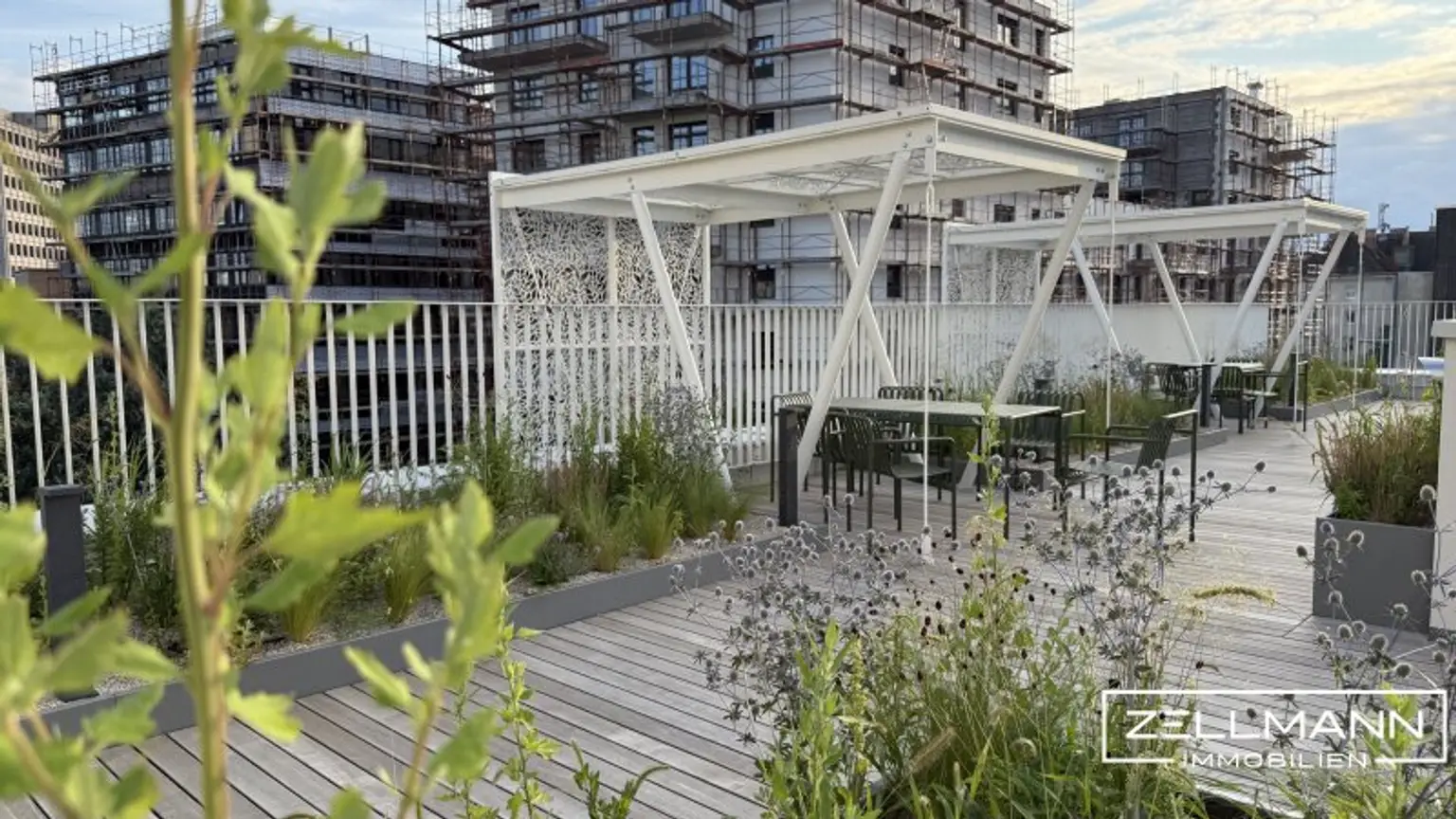 Rückzugsort über den Dächern – Erstbezug mit Loggia & Gemeinschaftsterrasse | ZELLMANN IMMOBILIEN