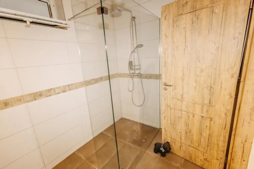 Gepflegtes, neu revitalisiertes  und liebevoll erhaltenes Landhaus. Natur, Sonne, Ruhe,  Seelenheil.