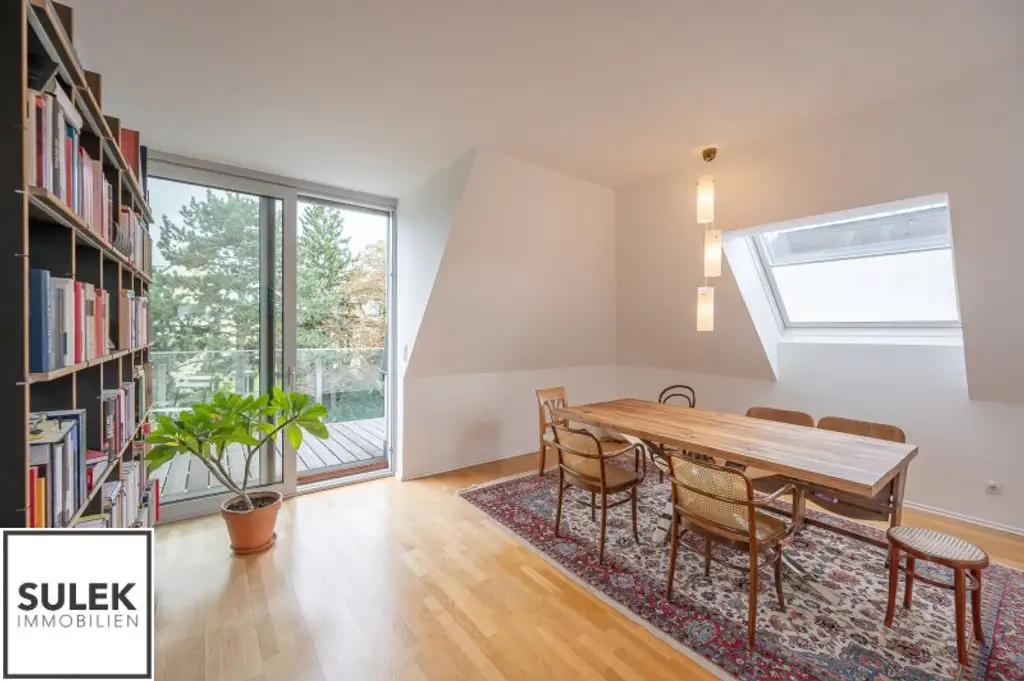 Ab Dezember: zentral begehbare 3 Zimmer Dachgeschoss Wohnung mit südseitigem Balkon im Herzen Döblings!