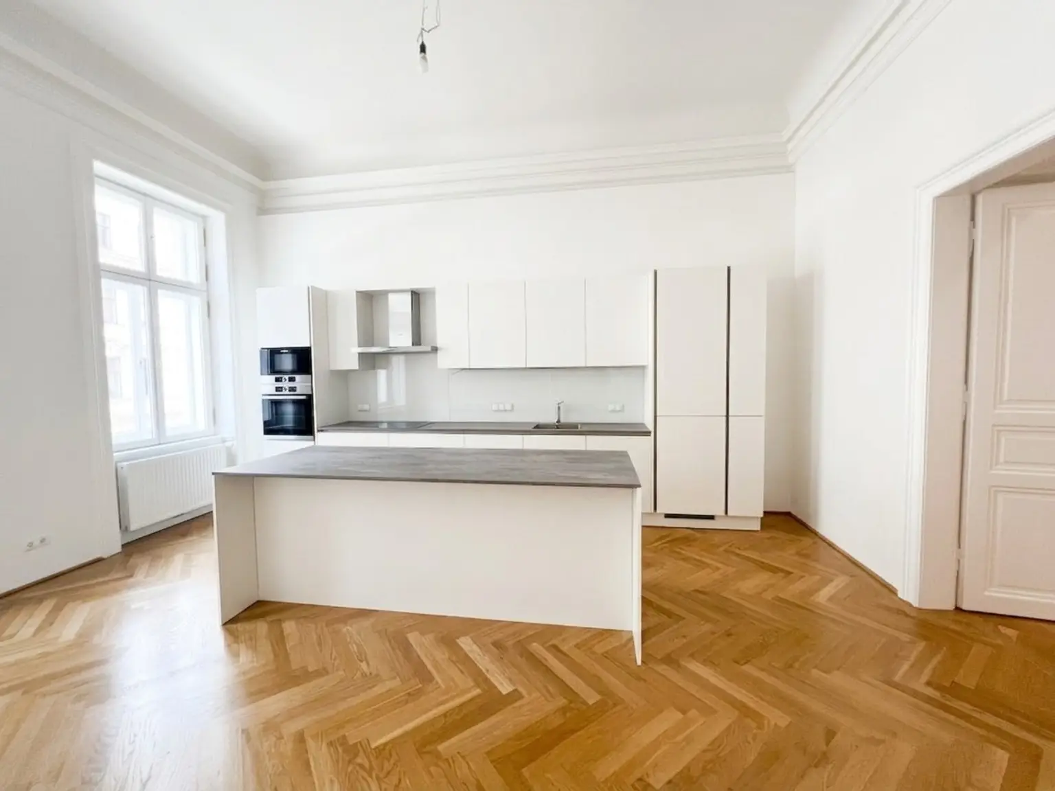 Prunkvolle Altbau-Wohnung im repräsentativen Haus / Wonderful apartment in a representative building