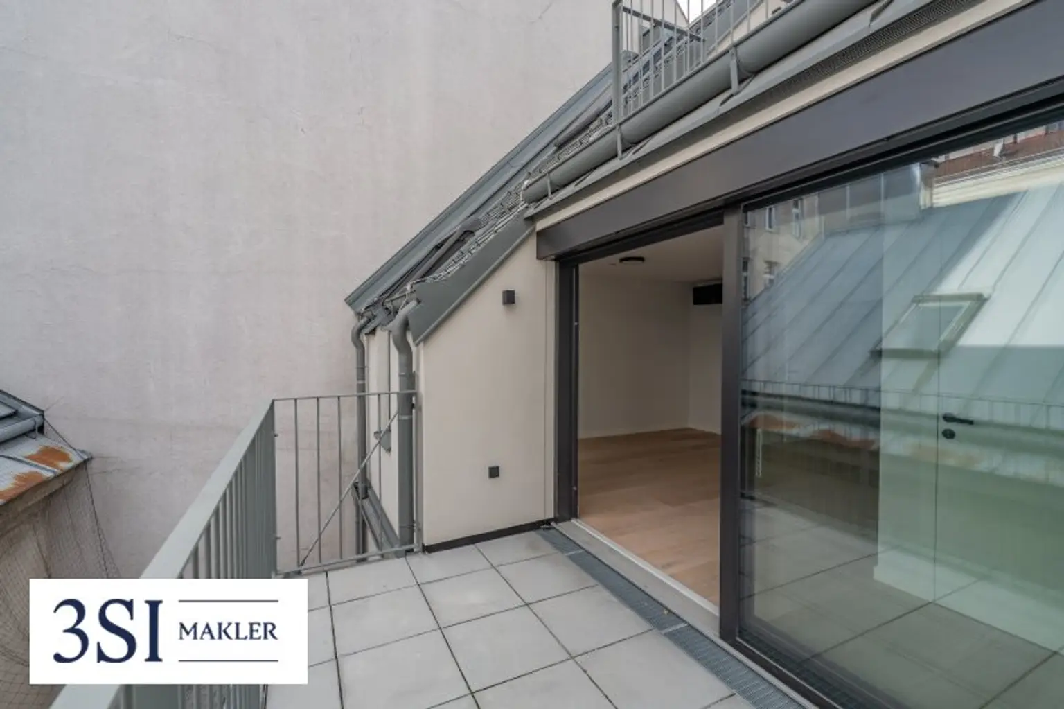 Modernes Wohnen über den Dächern: Charmante 2-Zimmer-Dachgeschoßwohnung mit Terrasse