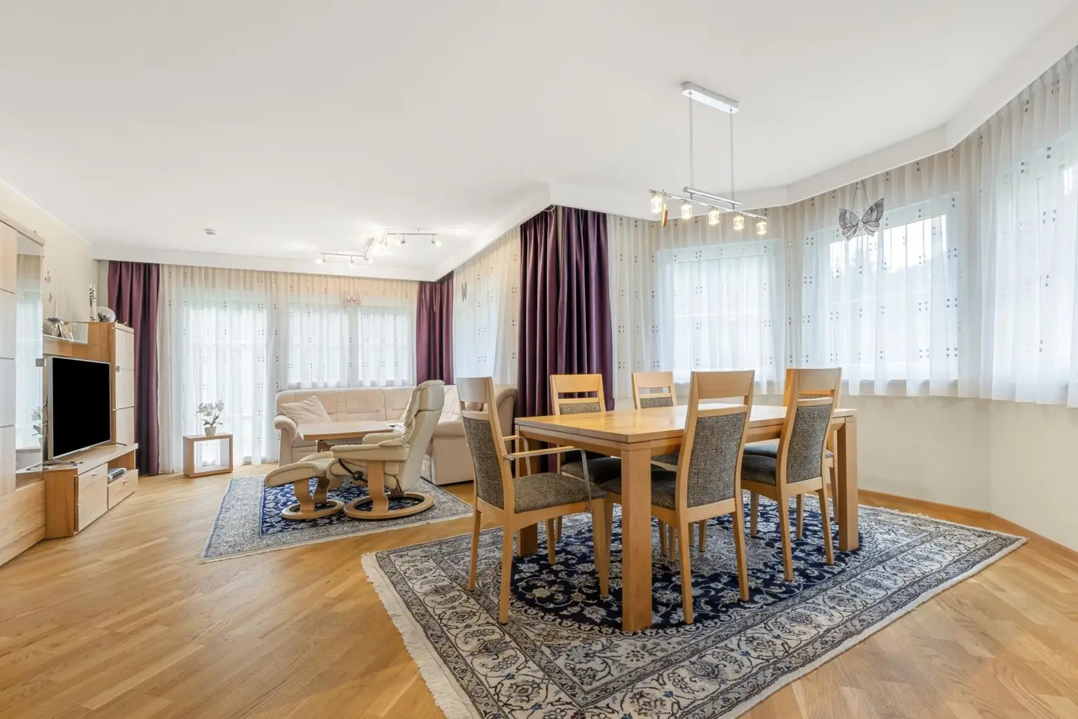 Schönes Einfamilienhaus mit großem Garten und guter Anbindung in Gmünd