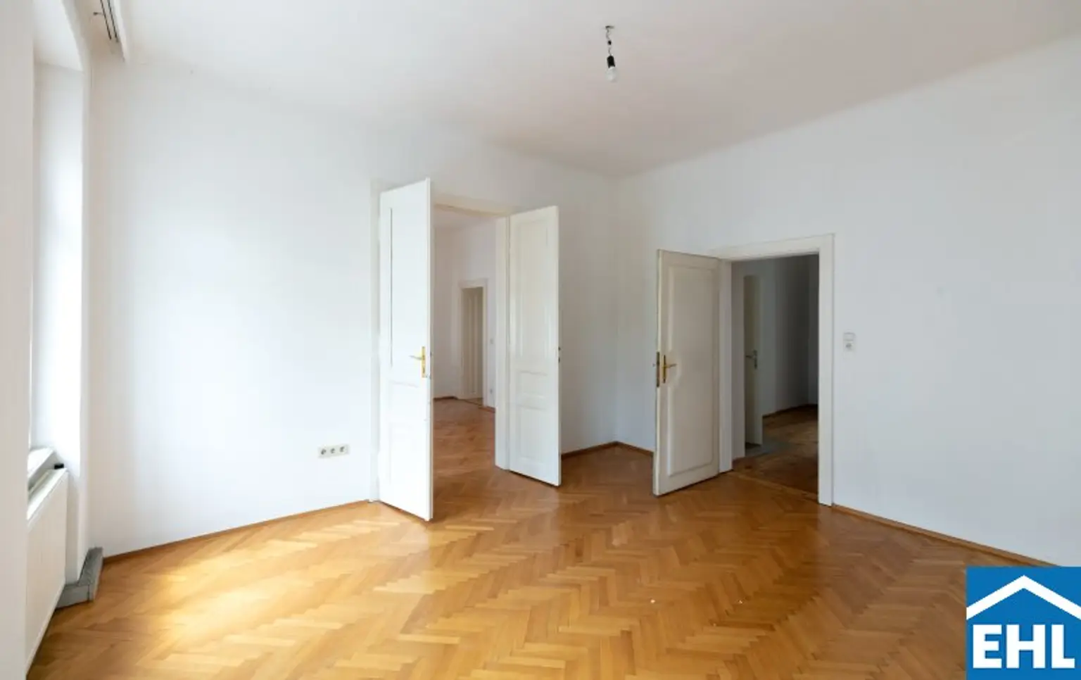 Zinshaus mit gegliederter Fassade und Entwicklungspotential