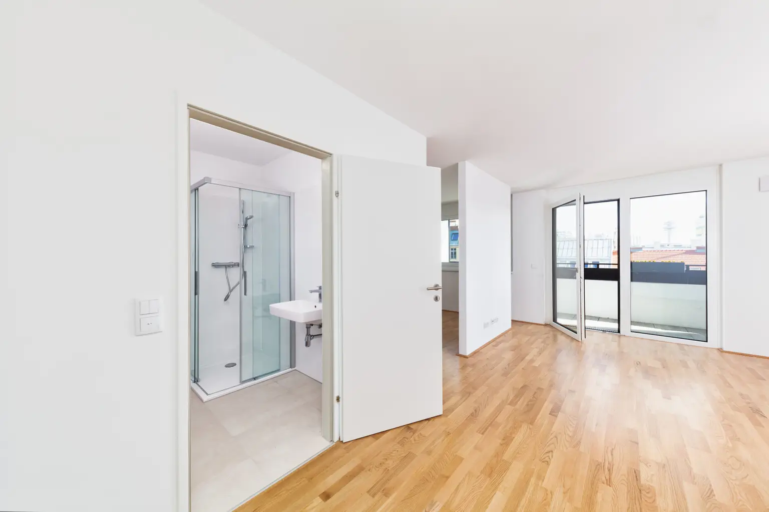 Moderner Neubau - Singlewohnung mit Freifläche, provisionsfrei mit gratis Jahreskarte Wr. Linien