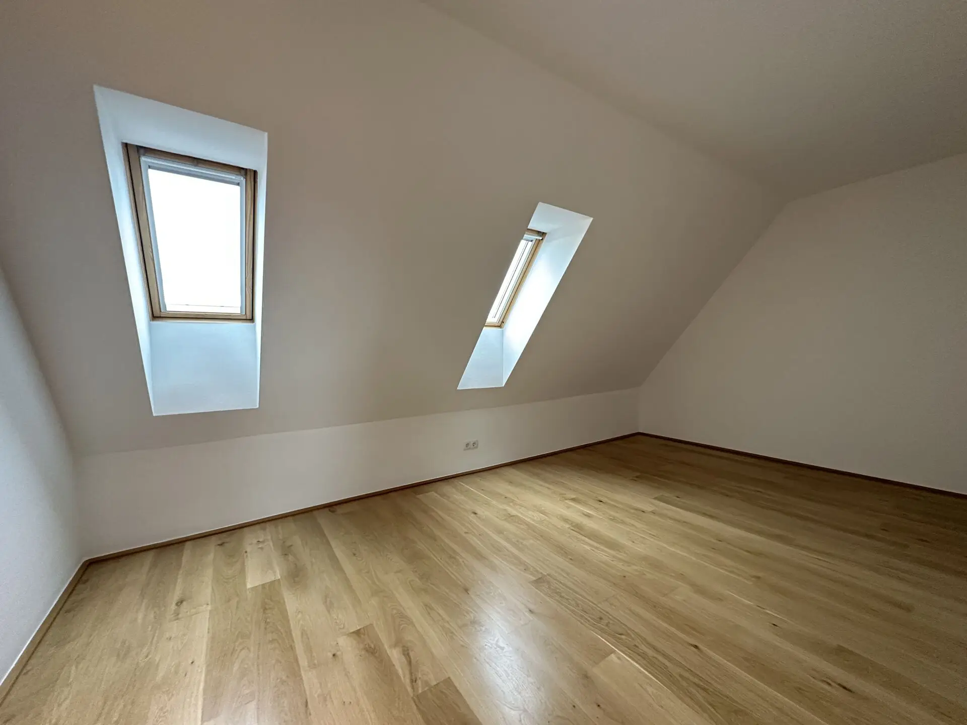 20251211_124954345_iOS