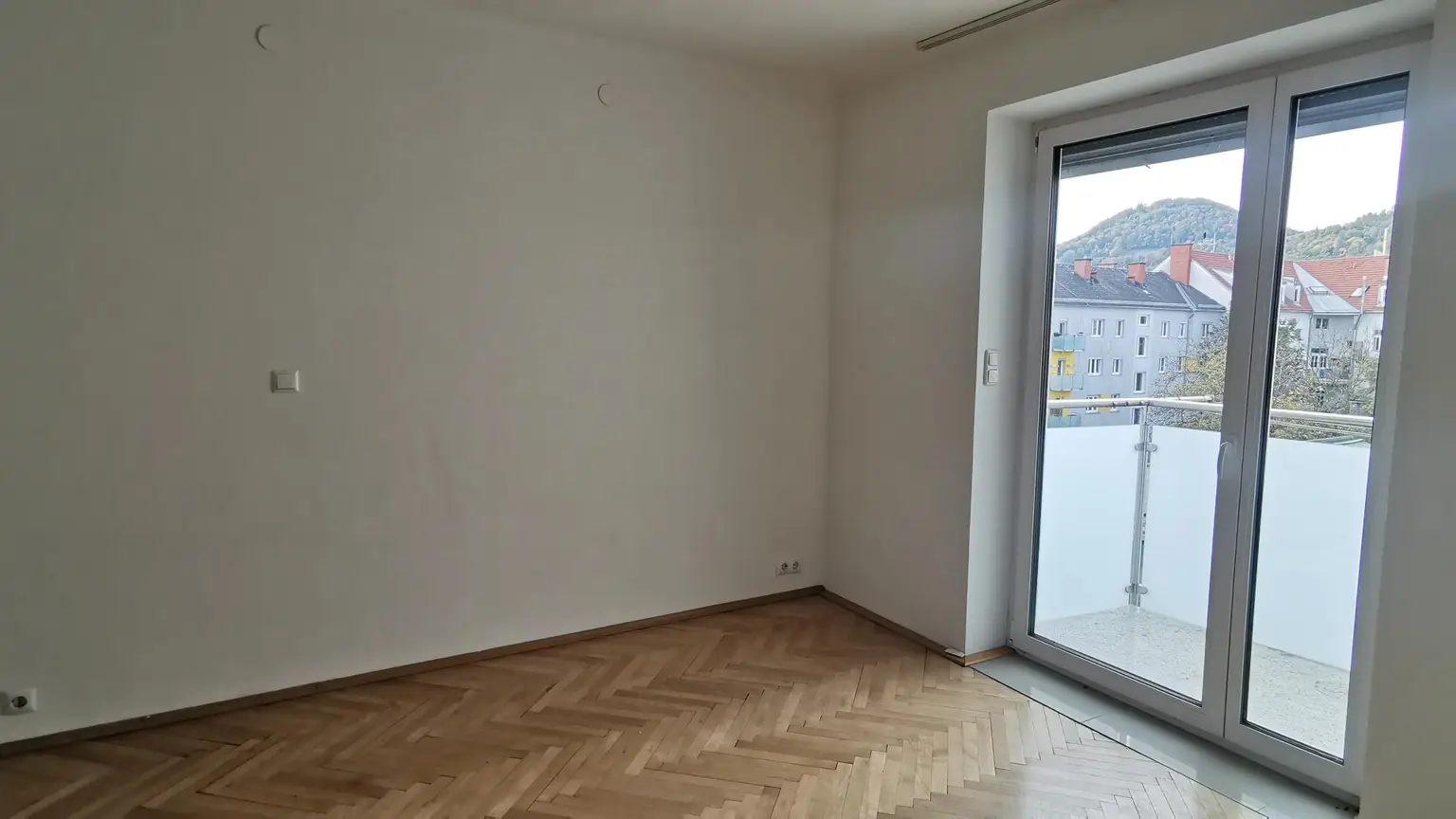 Zimmer 1 mit Balkon