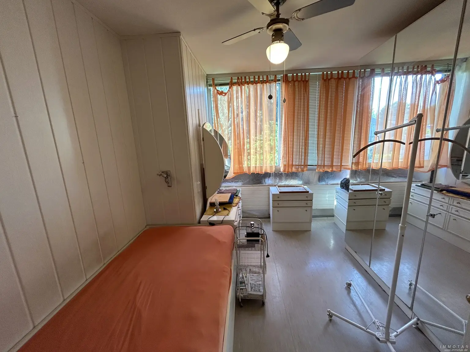 Zimmer 2 OG