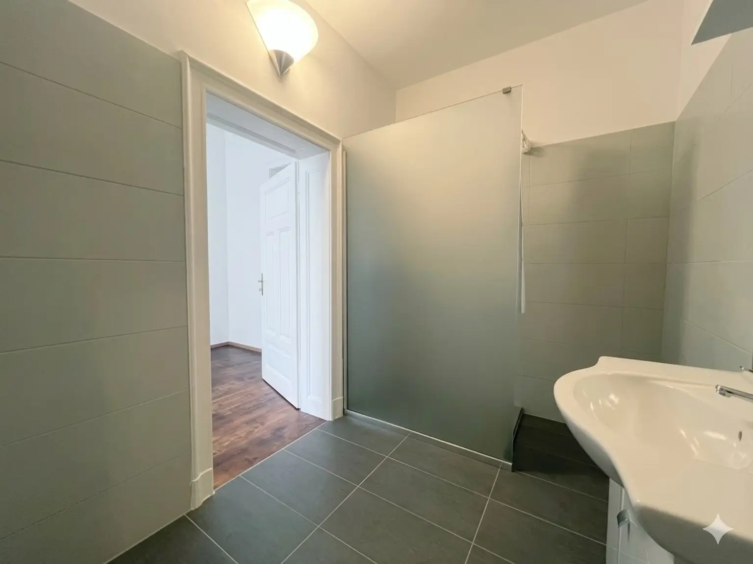 Ung (4)e | ++ BESTE LAGE - Wien Mitte ++ ALTBAUWOHNUNG mit VIER Zimmern | Prima Service Immobilien