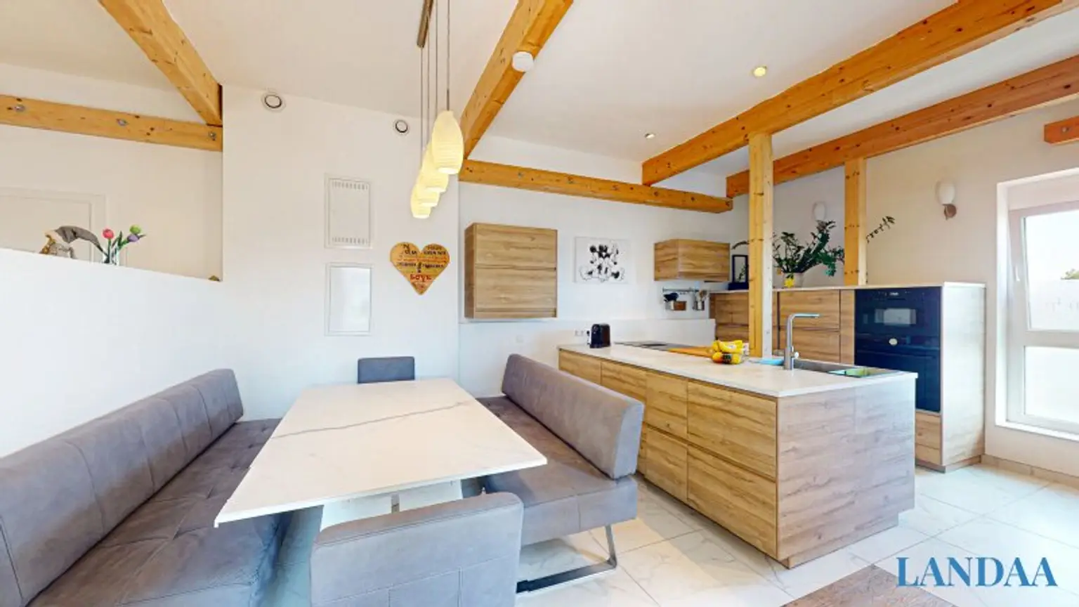 Ihre neue Traumwohnung mit großzügiger Dachterrasse plus 2 Autoplätze