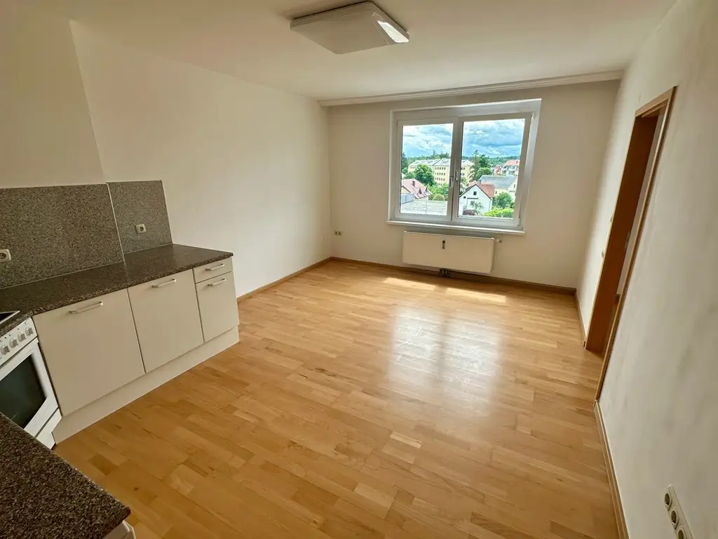 Geräumige 3-Zimmer
Wohnung mit Balkon
