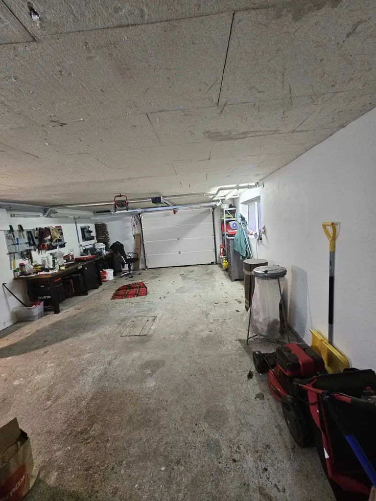 Modernisiertes Einfamilienhaus mit 1.057m² Grundstück, Luftwärmepumpe & PV-Anlage in ruhiger Ortsrandlage von Wopfing