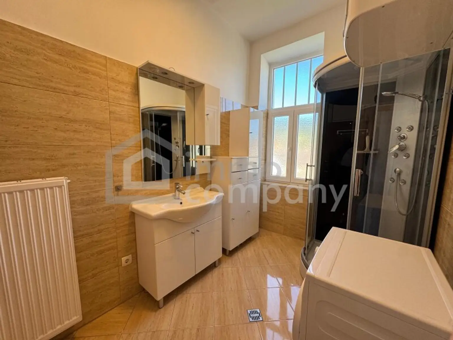 Großzügige 6-Zimmer-Altbauwohnung • 123 m² • Terrasse & Balkone