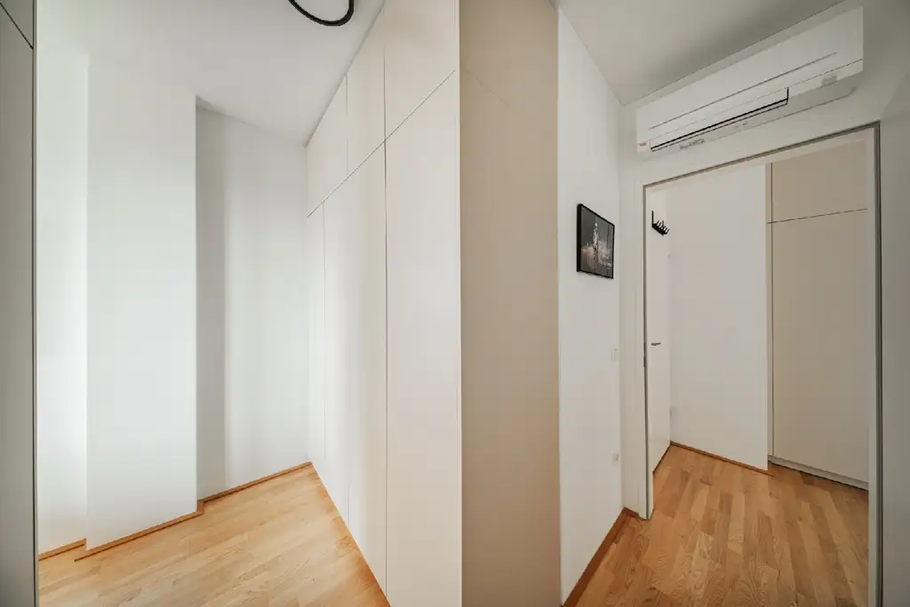 Penthouse im 34. OG mit Terrasse I 360° Wienblick I Designküche I TG Platz mit E-Ladestation