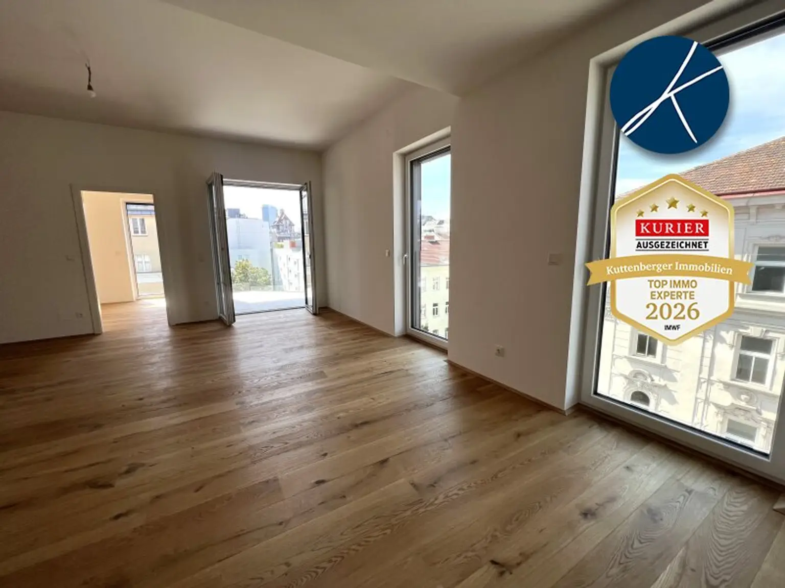 mit großen Fenstern