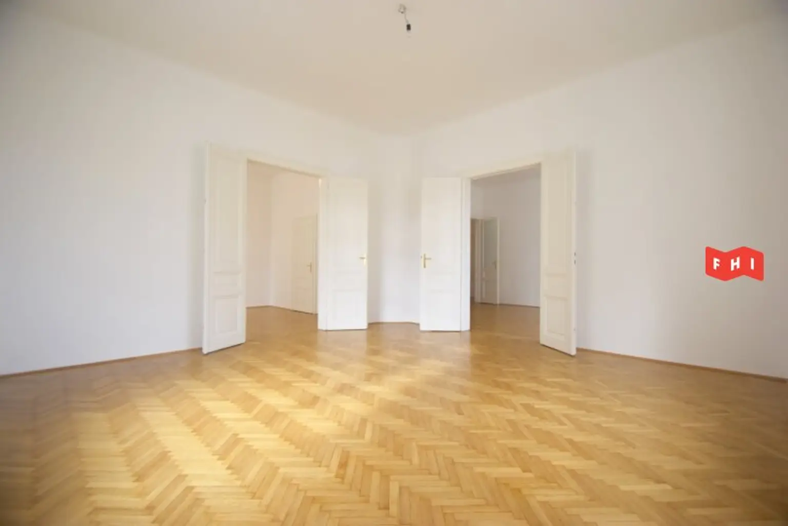 Unbefristete 4 Zimmer Stilaltbauwohnung Nähe Lycèe Francais & Palais Liechtenstein