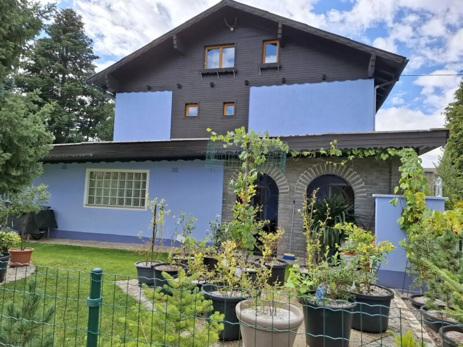 Haus vom Garten aus
